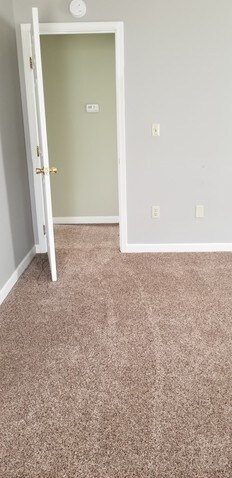 Building Photo - 212 E Main St