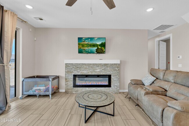 Building Photo - 12494 Stansbury Dr