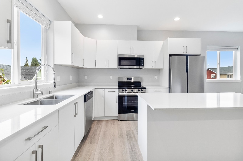 Primary Photo - 5724 Sterling Ave