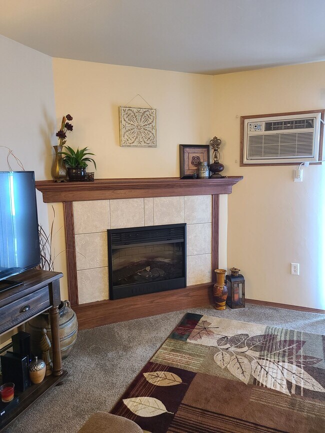 Building Photo - 1 Bed, 1 Bath 930 Sq Ft 2nd Floor