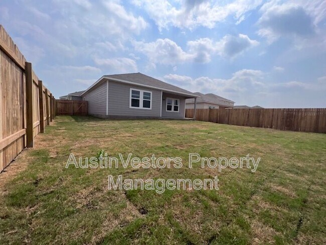 Building Photo - 130 Rubrum Rd