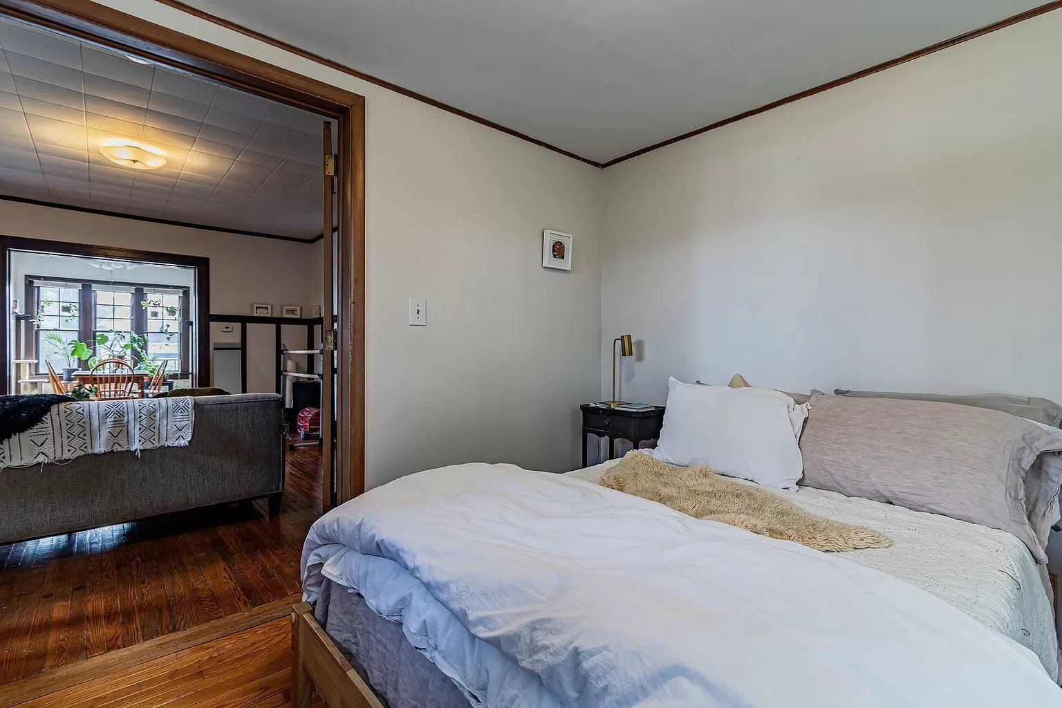 Bedroom - 602 S Broadway Ave