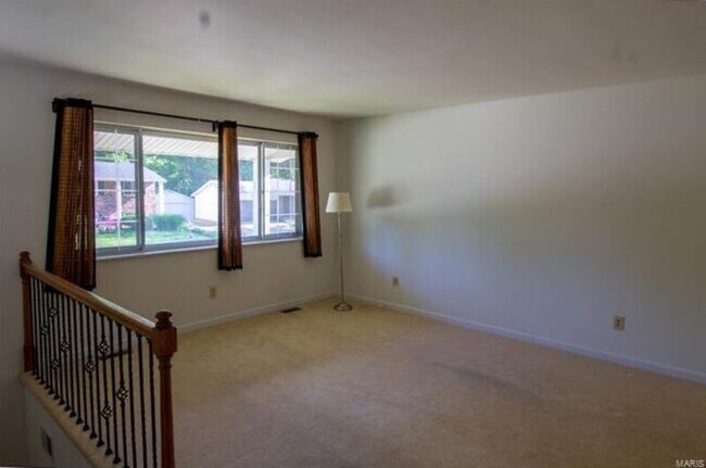 Building Photo - 10 Gary Glen Dr