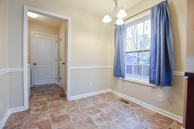 Building Photo - Pet Friendly Three Bedroom!