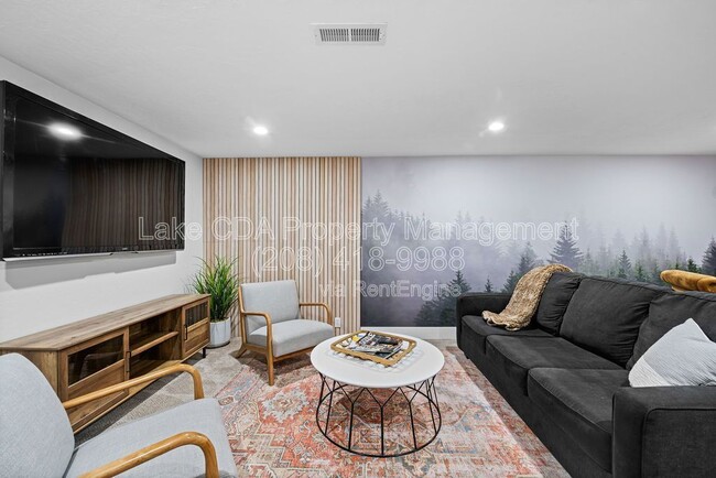 Building Photo - 3870 N Honeysuckle Dr