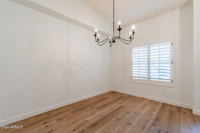 Building Photo - 1449 W Antiqua Dr