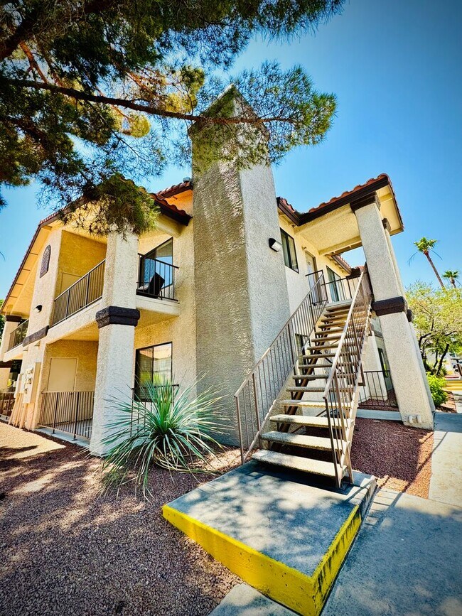 Primary Photo - A Cozy 2 bedroom 2 bathroom with patio dow...