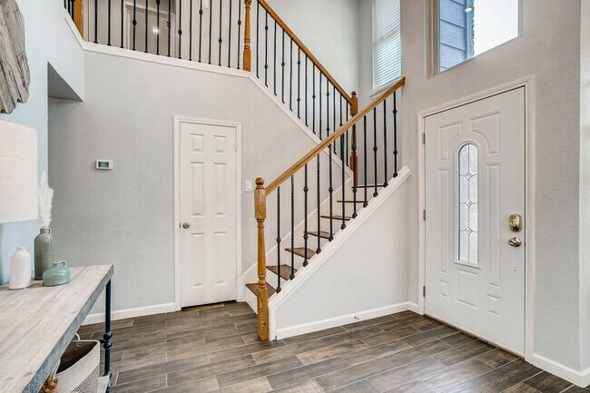 Building Photo - 2164 Redwing Way