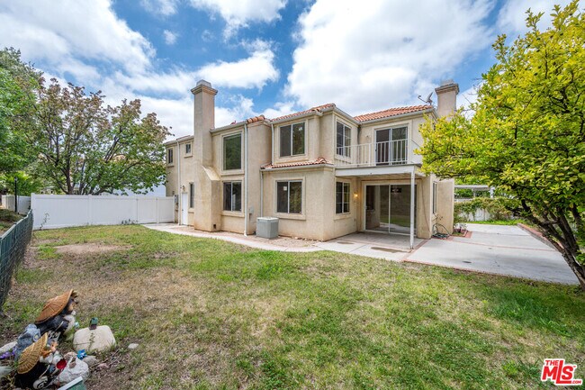 Building Photo - 18639 W Nathan Hill Dr