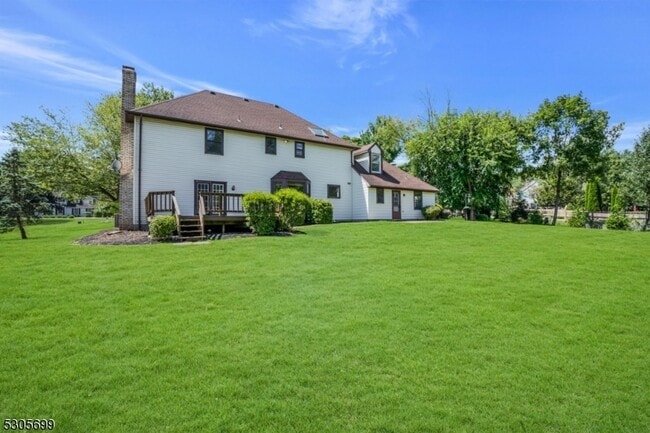 Building Photo - 34 Willow Brook Ln