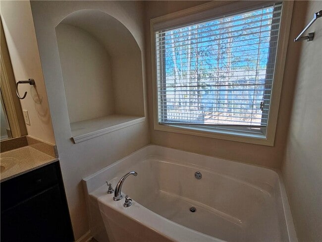 Building Photo - 6185 Crested Moss Dr