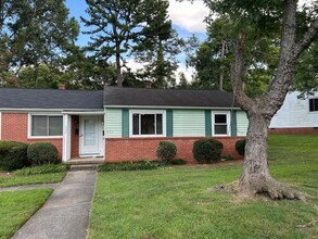 Building Photo - Updated 2 bedroom/ 1 bathroom condo locate...