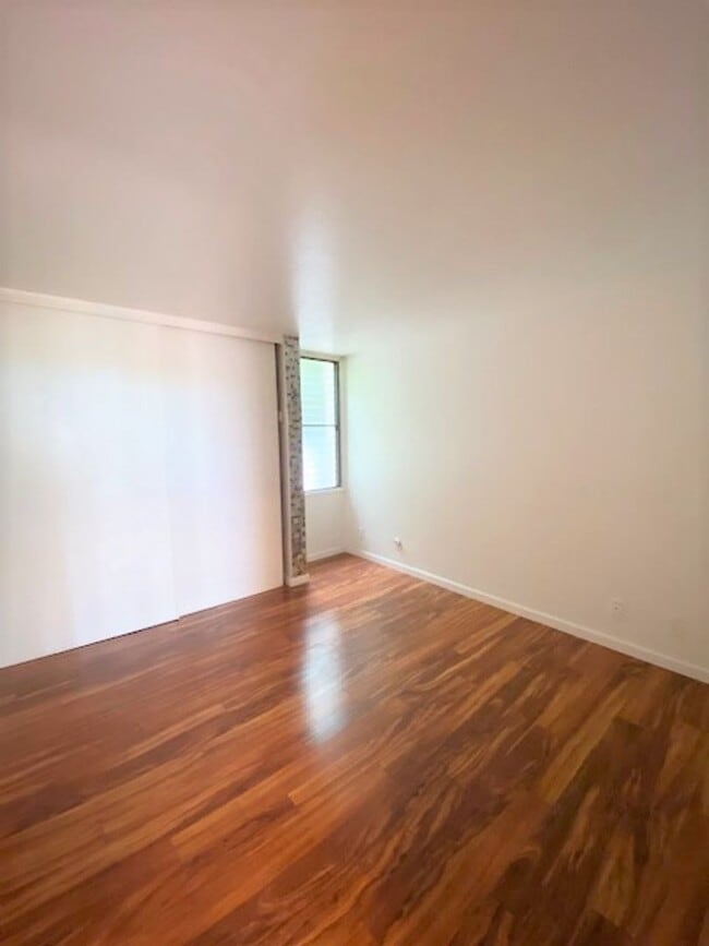 Building Photo - Breezy Fresh, Freshly Renovated 2/1 at Makaha Valley Plantation