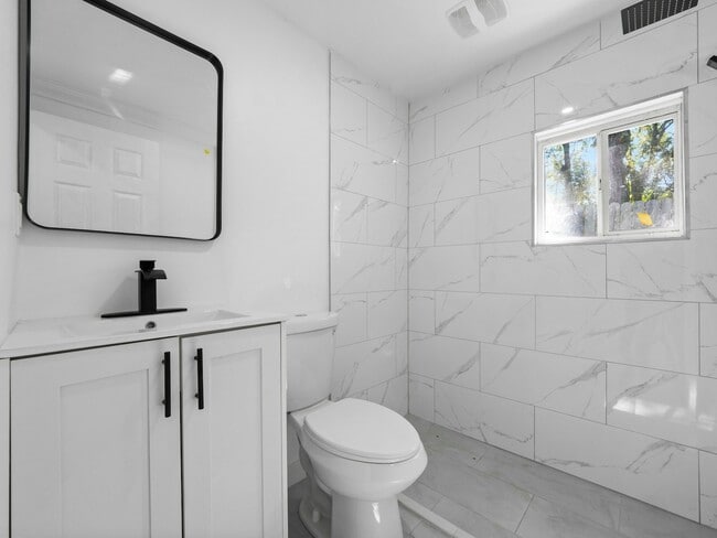 Building Photo - 2500 Marlboro St