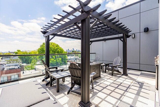 Building Photo - Hudson Heights