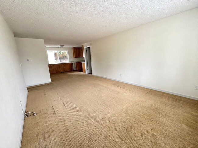 Building Photo - Spacious 3-Bedroom Home with Large Deck