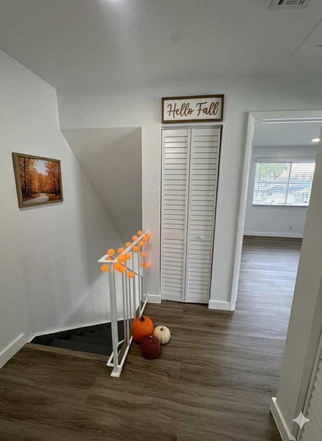 Building Photo - 103 E Tiffany Dr