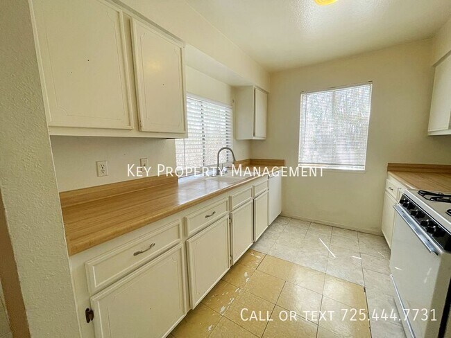 Building Photo - 5340 Retablo Ave