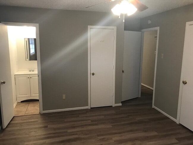 Building Photo - 7206 Avenue W