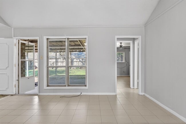 Building Photo - 406 Mistywood Dr