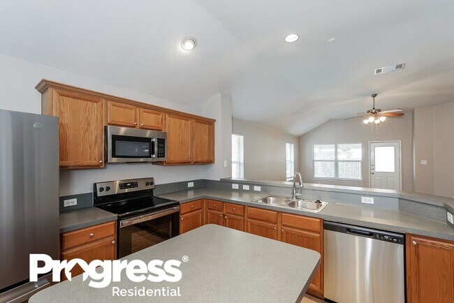 Building Photo - 7617 Rainbow Creek Dr