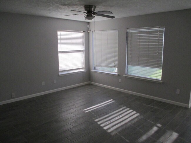 Building Photo - 16714 Cheshire Pl Dr