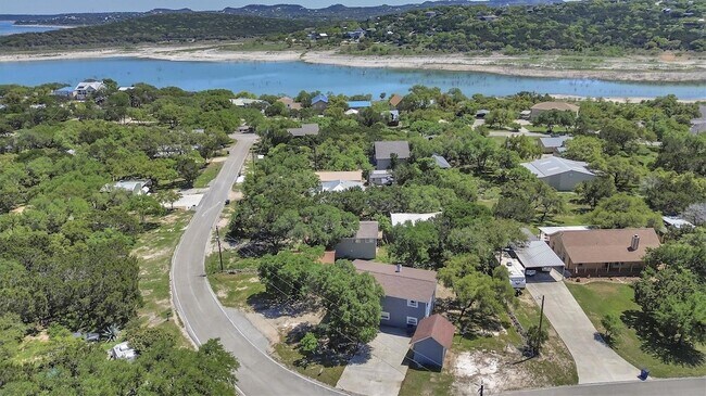 Building Photo - 612 Mockingbird Dr