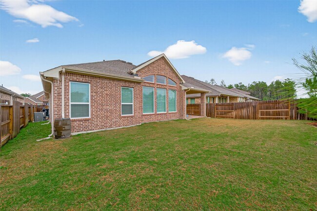 Building Photo - 18338 Tiger Flowers Dr