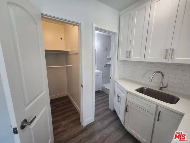 Building Photo - 383 Harvey Dr