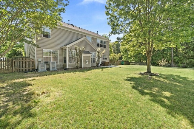 Building Photo - Beautiful 4 Bedroom, 2.5 Bath in Ballantyne Area