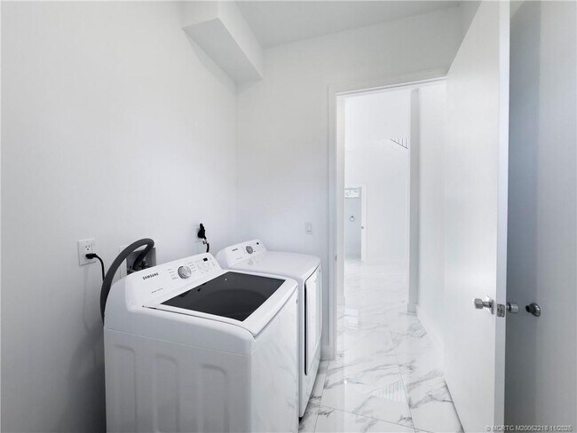 Building Photo - 149 Southeast Cor. Arno