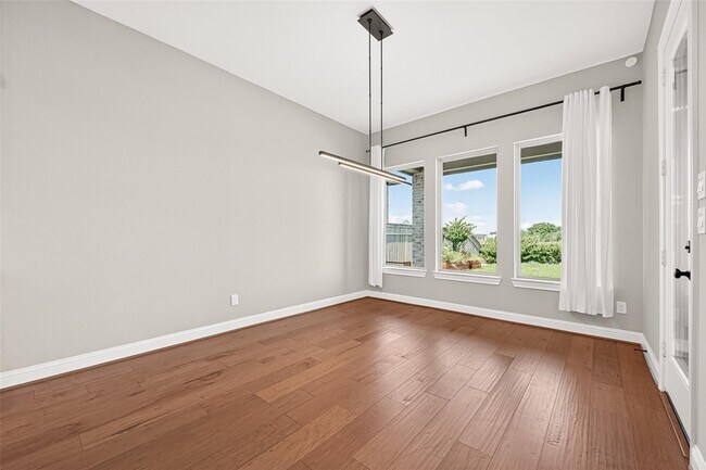 Building Photo - 1635 Delta Oaks Dr