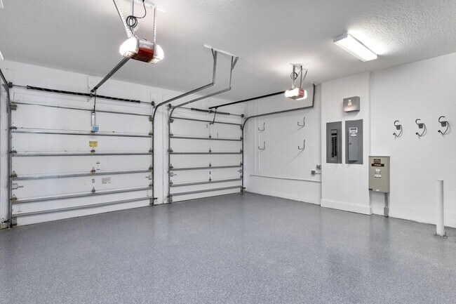 Building Photo - 17606 Circle Pond Ct