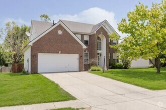 Building Photo - Stunning 4-Bed, 3.5-Bath Home in Sought-Af...