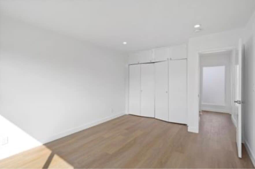 Building Photo - 2915 Hauser Blvd