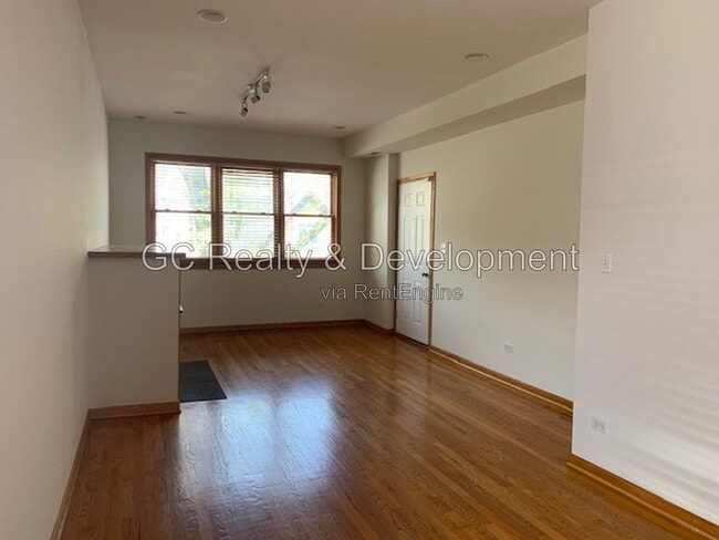 Building Photo - 1505 N Maplewood Ave