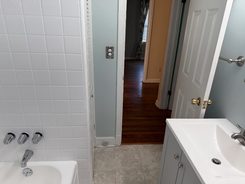 Building Photo - 1304 17th Ave N