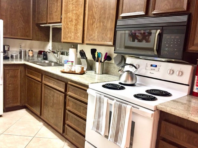 Building Photo - 685 N Ashurst Ct