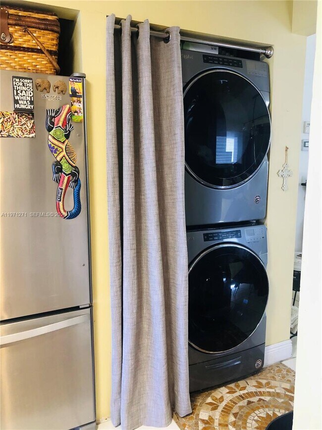 Building Photo - 9917 SW 221st Terrace