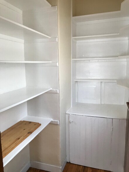 Building Photo - 336 Centre St