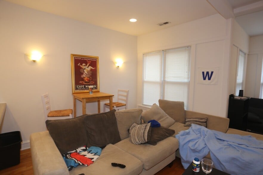 Building Photo - 3418 N Bosworth Ave