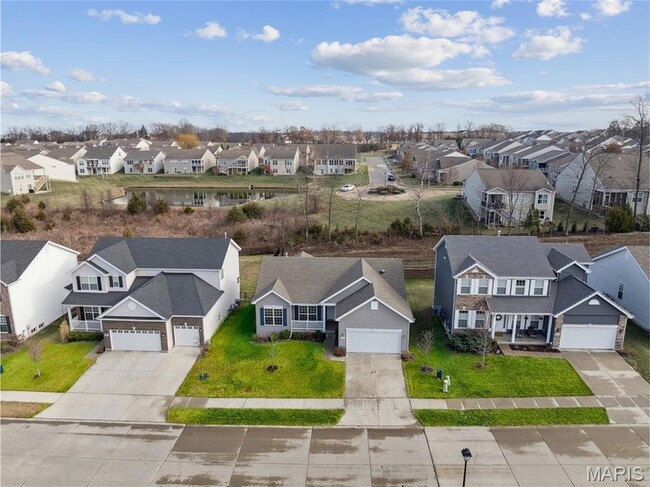 Building Photo - 168 Hidden Bluffs Dr