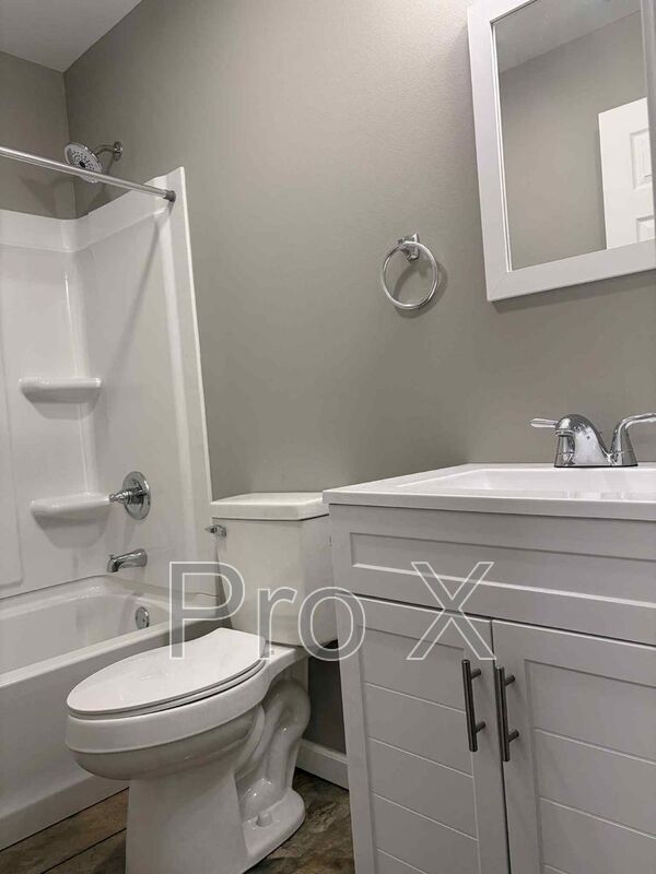 Building Photo - 321-323 S. 4th St