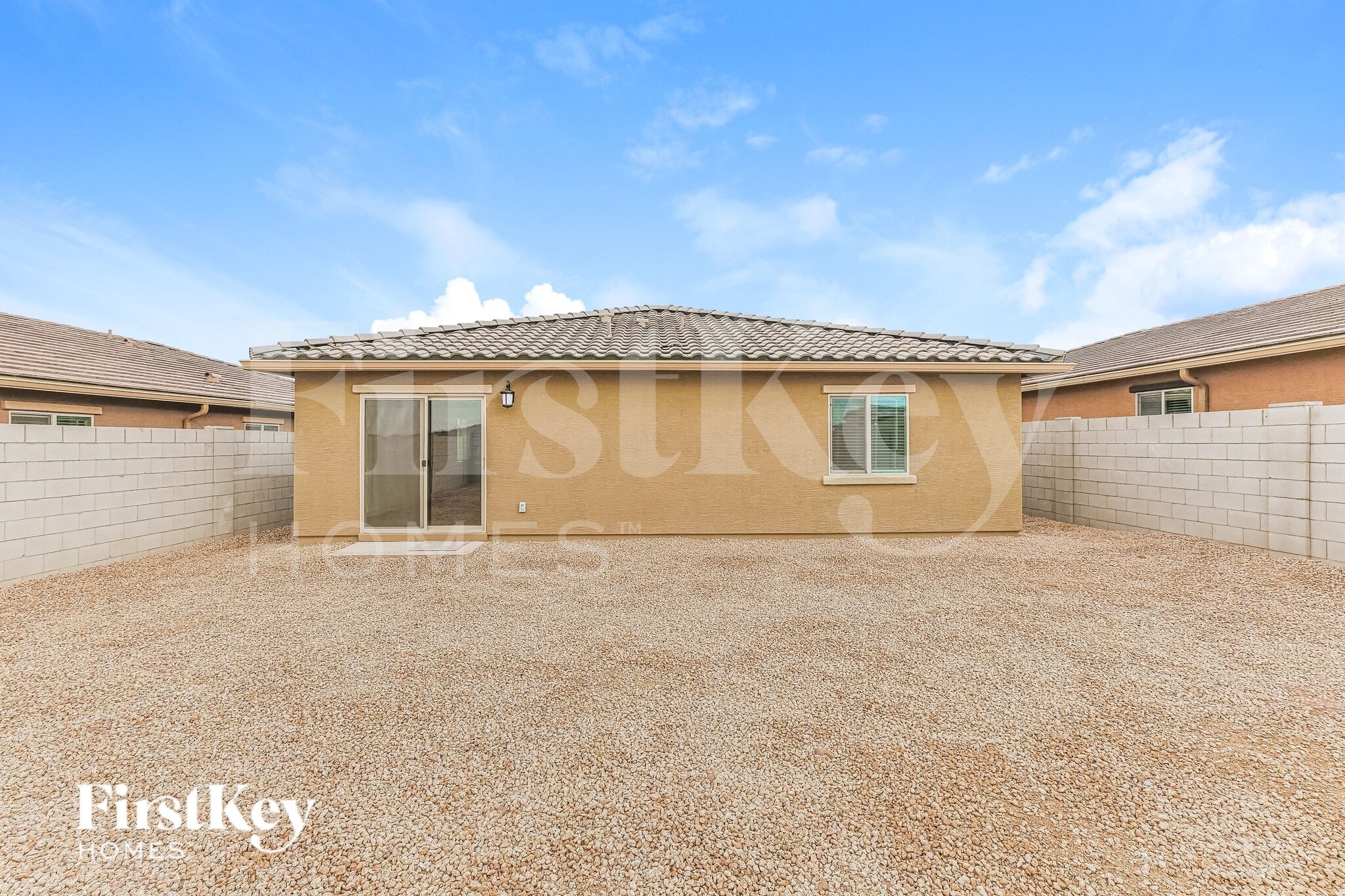 Building Photo - 985 W 20th St