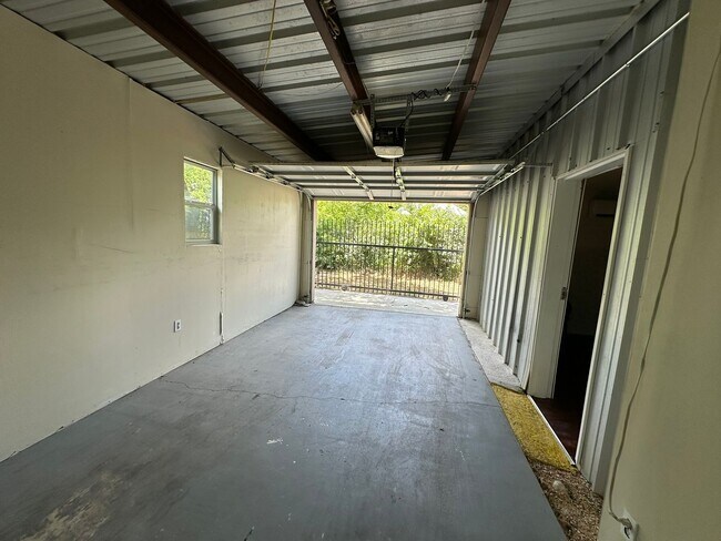 Building Photo - 1619 Nolan St