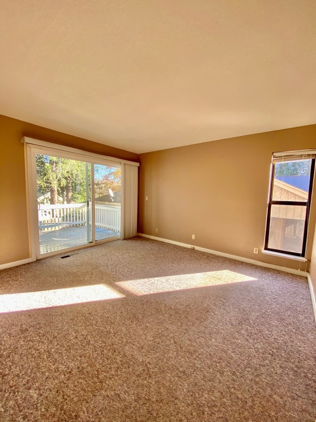 Building Photo - 526 Penstock Dr