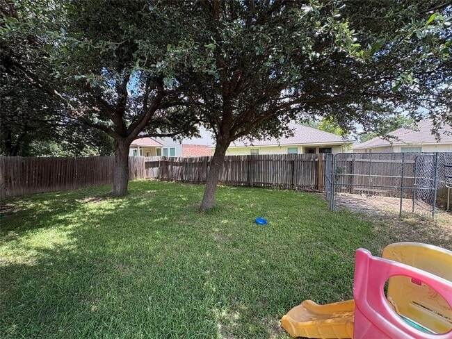 Building Photo - 2204 Bakers Way