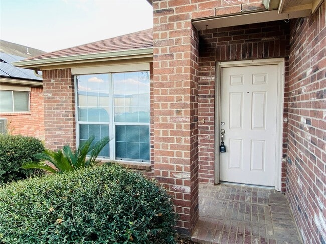 Building Photo - 19207 Caledonia Dr