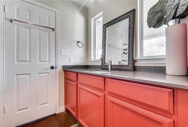 Building Photo - 1302 River Ridge Dr