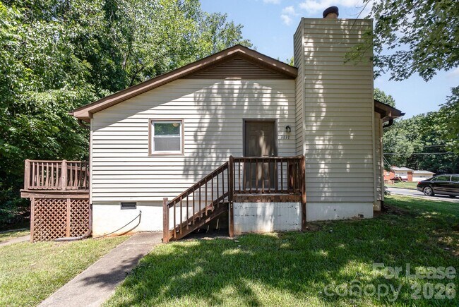 Building Photo - 3131 Vestal Pl